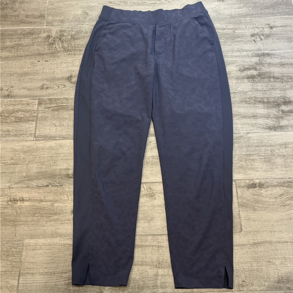 Athleta Women's Brooklyn Textured Ankle Pant Medieval Violet Animal Print Sz 6